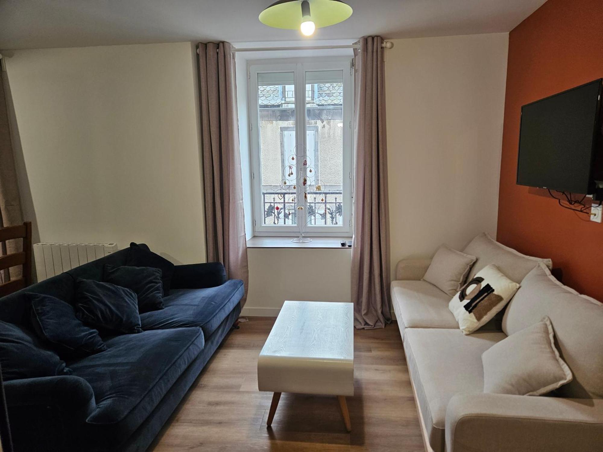 4, 5 Et 10 Personnes Renoves En Centre-ville Mont-Dore