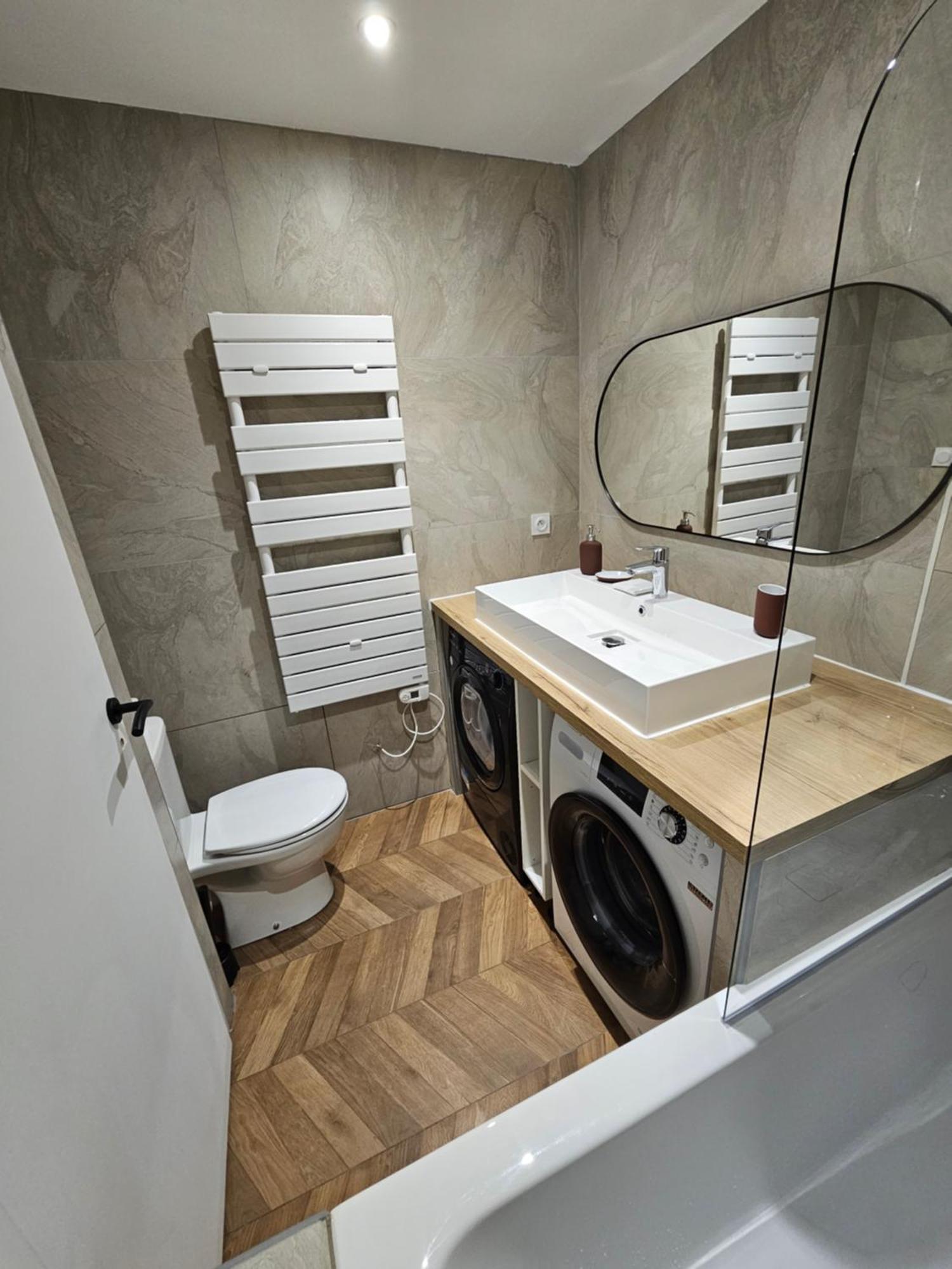 4, 5 Et 10 Personnes Renoves En Centre-ville Mont-Dore
