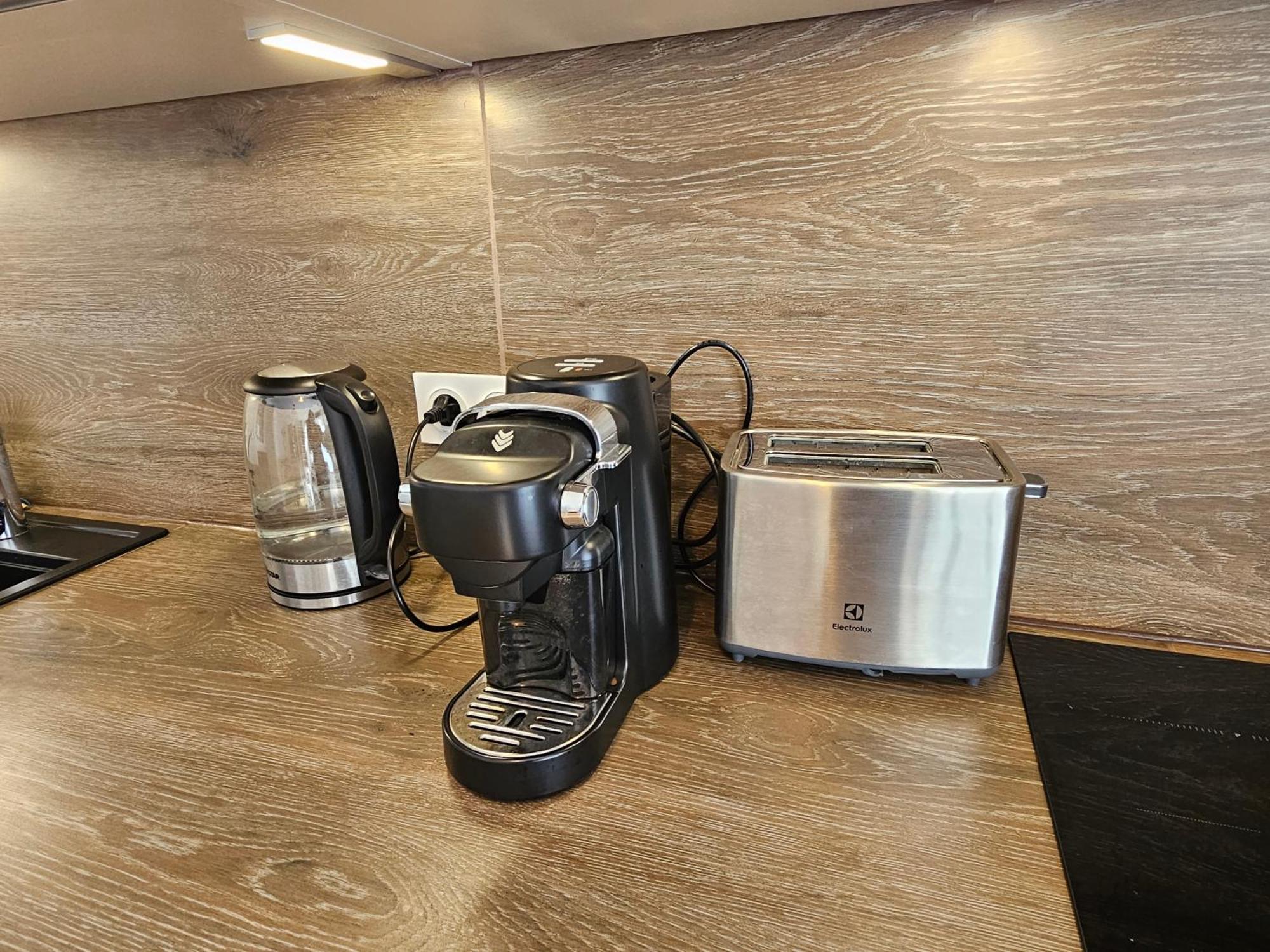 4, 5 Et 10 Personnes Renoves En Centre-ville *